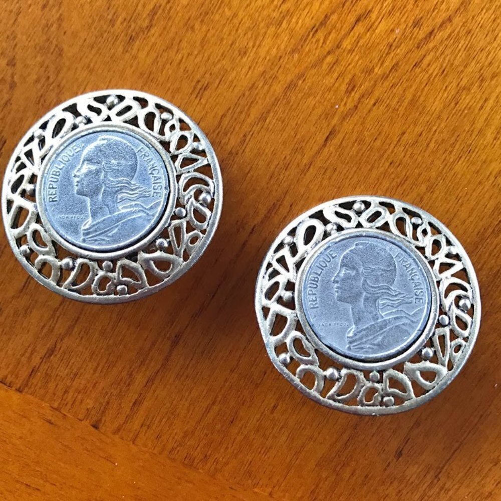 Vintage French Coin Clip On Filigree Earrings Mixed Metal Gold and Silver - Picture 2 of 6
